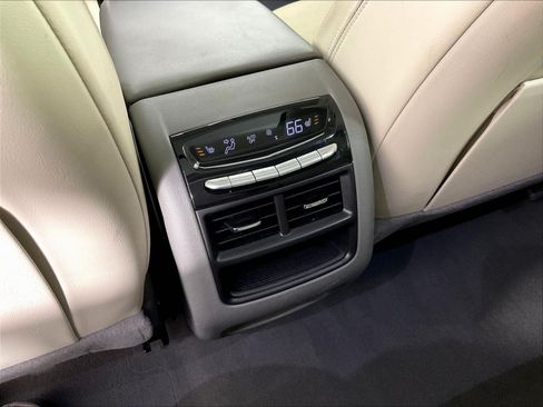 Used 2023 Cadillac XT5 Premium Luxury w/ Technology Package AWD/4WD image 10