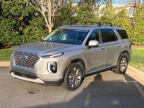 Used 2022 Hyundai Palisade SEL w/ Premium Package image 3