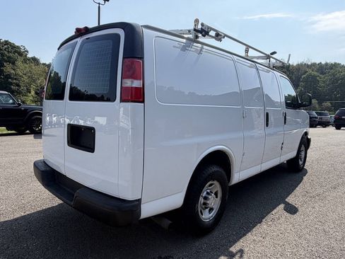 Used 2017 Chevrolet Express 2500 RWD image 7