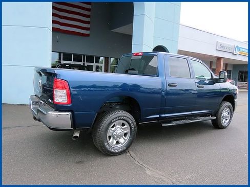 Used 2024 RAM 2500 Tradesman w/ Chrome Appearance Group AWD/4WD image 7