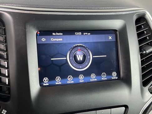 Used 2021 Jeep Cherokee Latitude Plus image 29