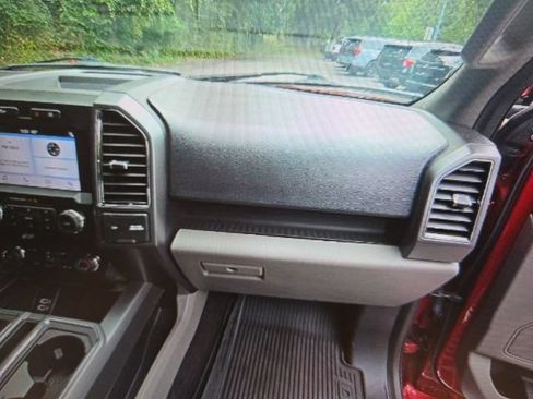 Used 2019 Ford F150 XLT w/ Equipment Group 302A Luxury AWD/4WD image 12