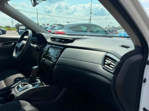 Used 2018 Nissan Rogue S FWD image 17