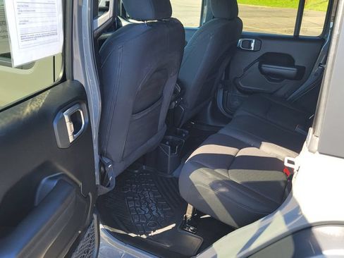 Used 2019 Jeep Wrangler Unlimited Sport S AWD/4WD image 25