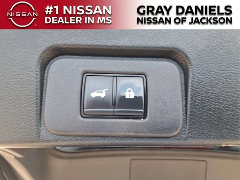 Certified 2025 Nissan Rogue Platinum w/ Tech Package FWD image 10
