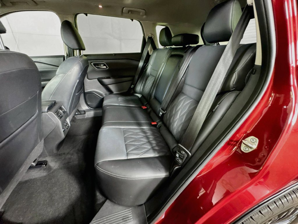 Used 2024 Nissan Rogue Platinum w/ Platinum Premium Package FWD image 32