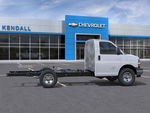 New 2025 Chevrolet Express 3500 w/ Power Convenience Package RWD image 23