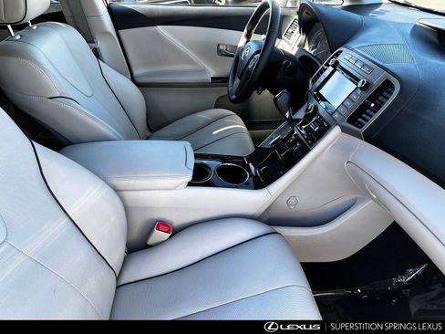 Used 2015 Toyota Venza Limited image 28