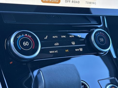 Used 2023 Land Rover Range Rover Sport SE Dynamic image 20