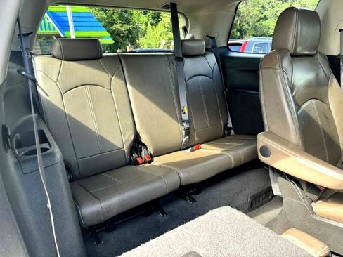 Used 2014 GMC Acadia SLT image 18