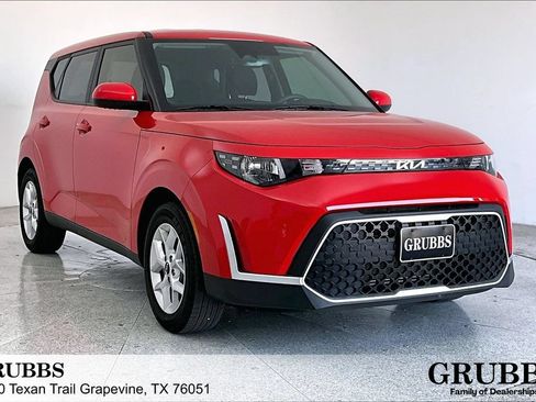 Used 2024 Kia Soul S FWD image 1