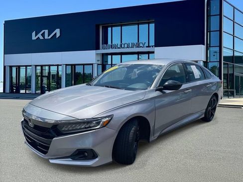 Used 2022 Honda Accord Sport image 3