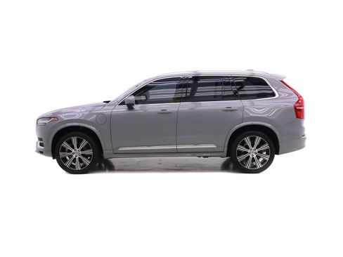 Certified 2025 Volvo XC90 T8 Plus w/ Protection Package Premier AWD/4WD image 3