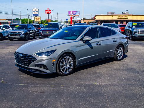 Used 2022 Hyundai Sonata Limited FWD image 3
