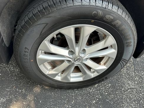 Used 2015 Nissan Rogue SV w/ SV Moonroof Package AWD/4WD image 10