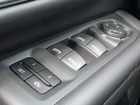 Used 2021 Chevrolet Suburban LT RWD image 15
