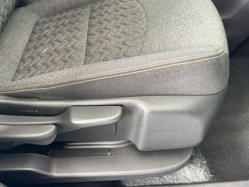 Used 2024 Chevrolet Equinox LT FWD image 23