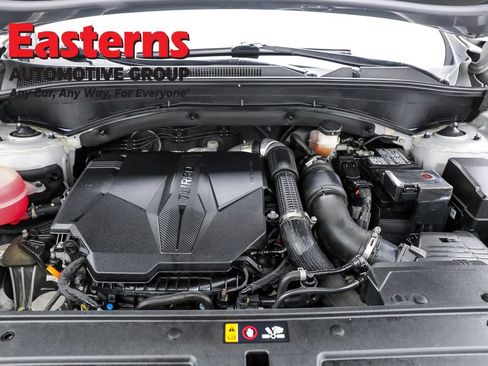 Used 2022 Hyundai Santa Fe Limited image 7