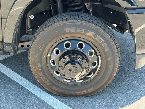 New 2026 RAM 3500 Limited AWD/4WD image 10