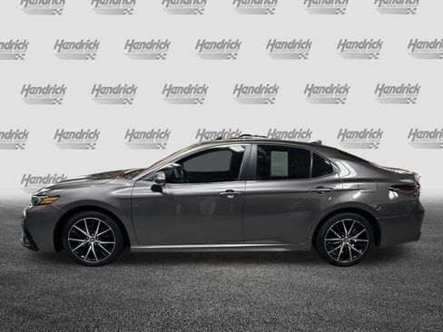 Used 2024 Toyota Camry SE w/ Cold Weather Package FWD image 7