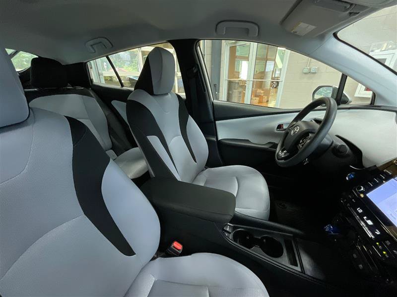 Used 2022 Toyota Prius LE FWD image 29