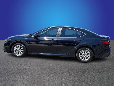 Used 2025 Toyota Camry LE w/ Convenience Package FWD image 7