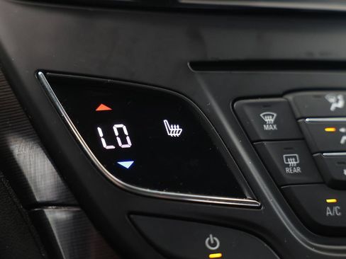 Used 2016 Buick Regal Premium w/ Driver Confidence Package #1 FWD image 31