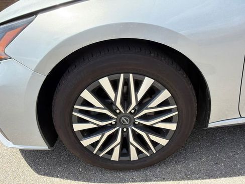Used 2023 Nissan Altima 2.5 SV image 11