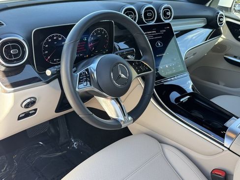 Used 2026 Mercedes-Benz GLC 300 4MATIC image 17