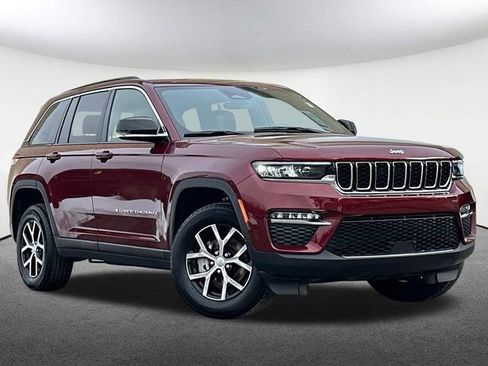 Used 2025 Jeep Grand Cherokee Limited image 2