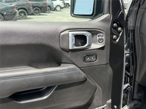 Used 2022 Jeep Wrangler Unlimited Rubicon 4xe w/ Cold Weather Group AWD/4WD image 12