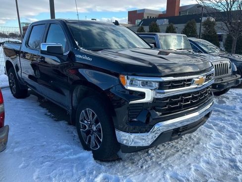 Used 2024 Chevrolet Silverado 1500 LT image 4