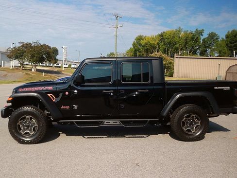 Used 2022 Jeep Gladiator Mojave w/ Cold Weather Group AWD/4WD image 4
