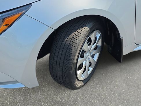 Used 2025 Toyota Corolla LE FWD image 30
