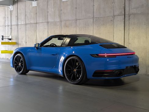 Certified 2022 Porsche 911 Targa 4S AWD/4WD image 3