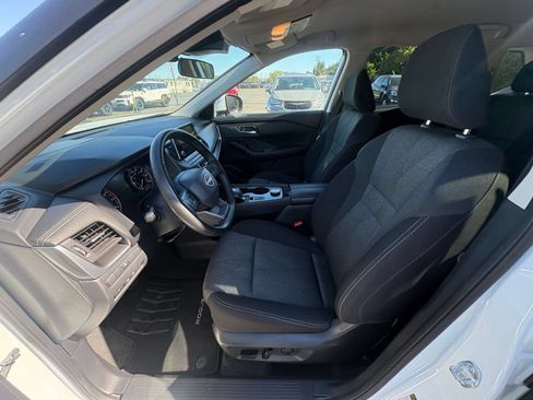 Used 2025 Nissan Rogue SV AWD/4WD image 29