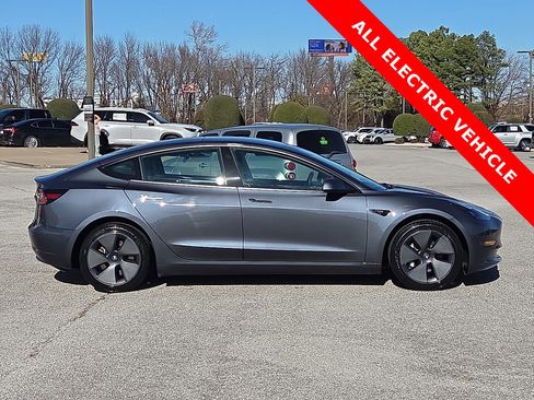 Used 2023 Tesla Model 3 Standard Range image 6