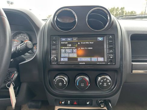 Used 2016 Jeep Patriot High Altitude AWD/4WD image 23