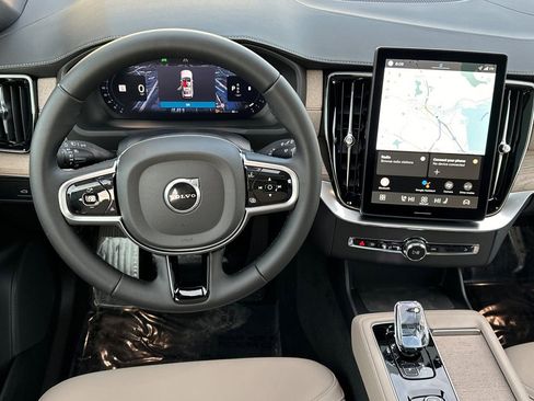 New 2026 Volvo XC90 B6 Plus w/ Protection Package Premier image 16