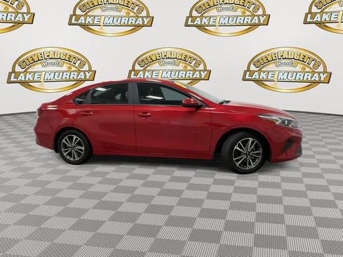Used 2023 Kia Forte LXS FWD image 4