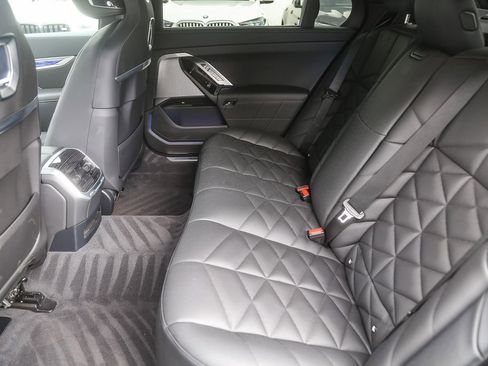 Certified 2025 BMW 740i RWD image 15