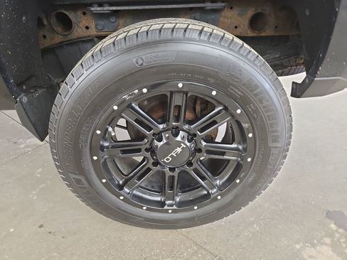 Used 2016 Chevrolet Silverado 2500 LTZ w/ Duramax Plus Package AWD/4WD image 32