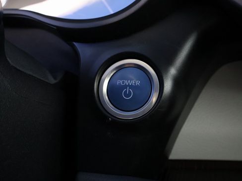 Used 2024 Toyota Sienna XLE image 33