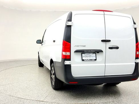 Used 2023 Mercedes-Benz Metris image 6