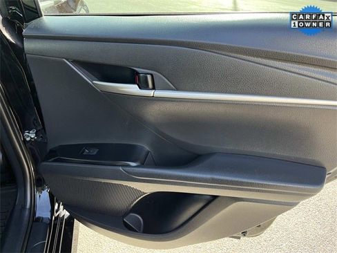Used 2025 Toyota Camry XLE image 18