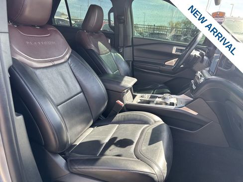 Used 2020 Ford Explorer Platinum w/ Premium Technology Package image 9