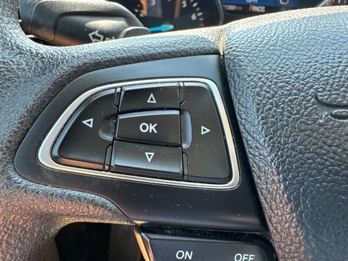 Used 2017 Ford Escape SE AWD/4WD image 16