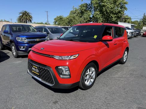 Used 2021 Kia Soul S image 3