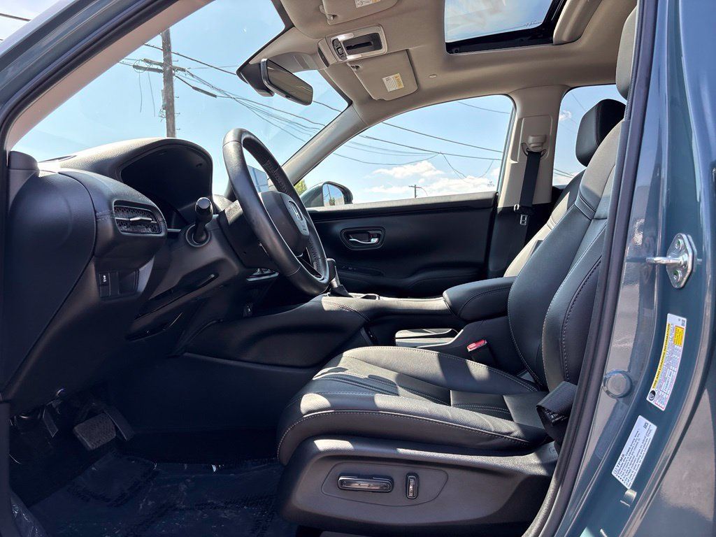Used 2025 Honda HR-V EX-L image 12