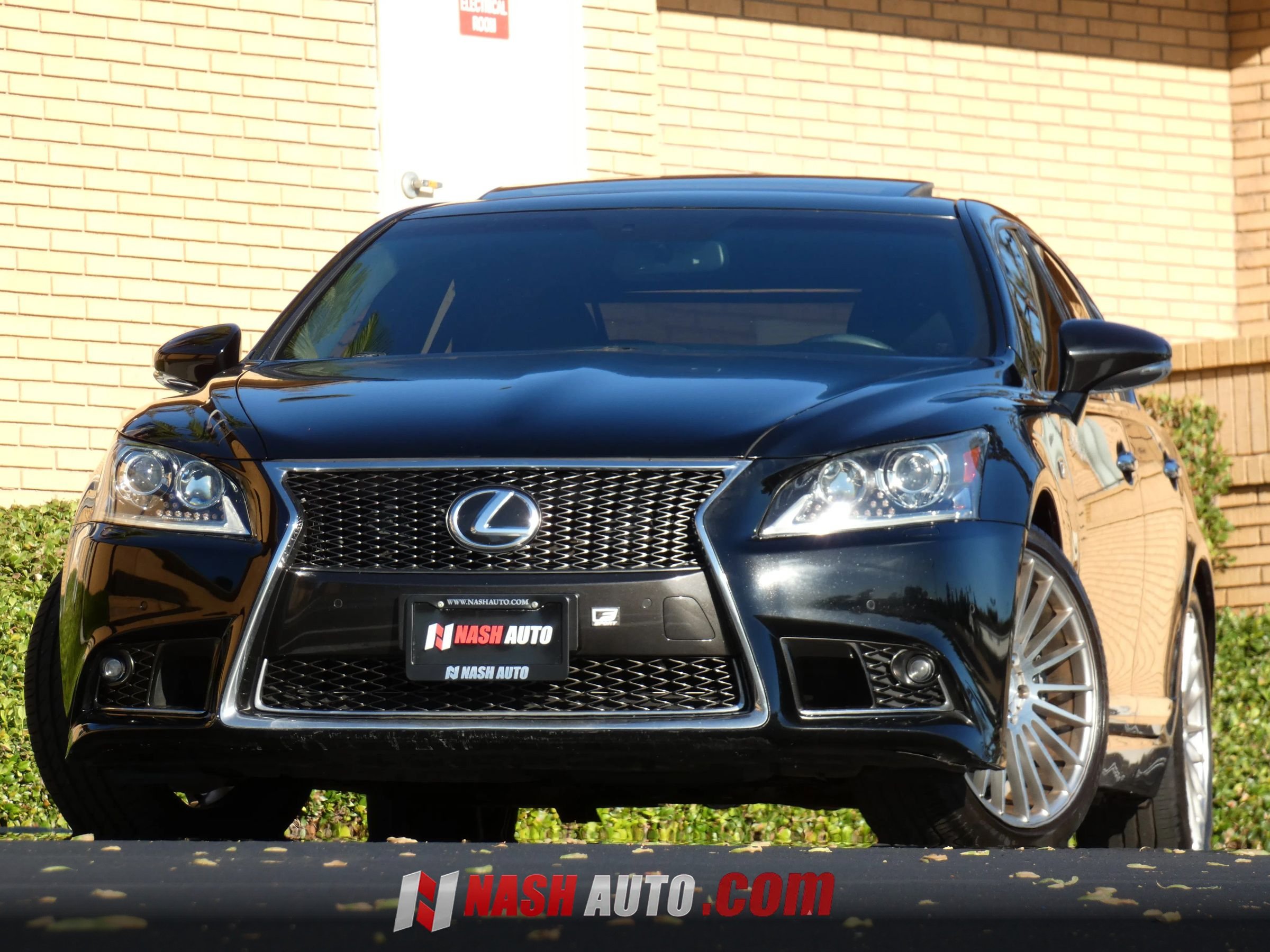 Used 2014 Lexus LS 460 w/ F Sport Package RWD image 4